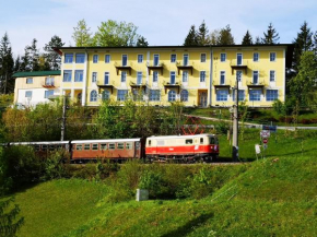 Hotels in Sankt Anton An Der Jessnitz